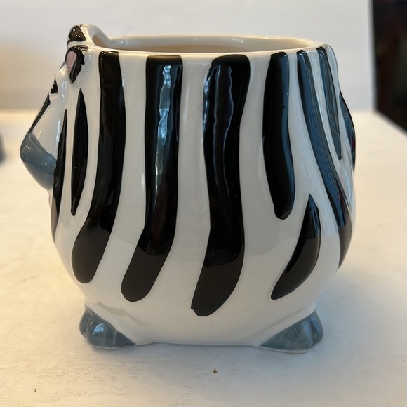 Hand painted Dolomite Zebra oversized coffee mug Pier 1 - Picture 2 of 5